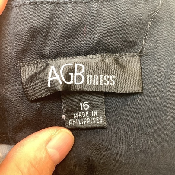 AGB | Black White Floral Spaghetti Strap Peekaboo Bow Hidden Zip Sheath Dress 16 - Picture 11 of 16